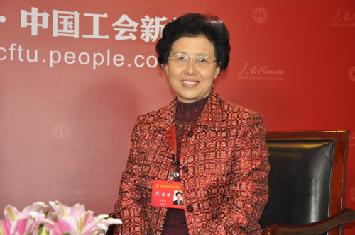 全國工會十六大代表、雲南省總工會黨組書記、常務副主席王惠萍